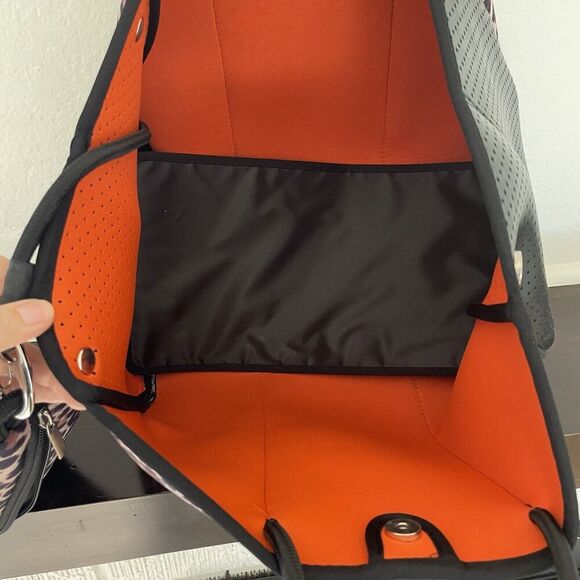 Neoprene Tote w/ Removable Pouch Cheetah Leopard‎ Jaguar Mob Wife Aesthetic - Picture 6 of 6